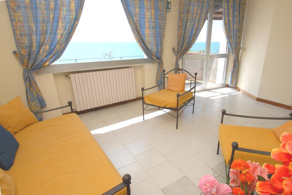 Hotel Baia Del Sorriso Castiglioncello Dış mekan fotoğraf
